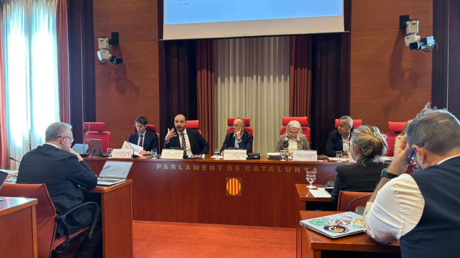 El Consejero Dalmau en la presentación de los Presupuestos 2026 - font: Govern.cat